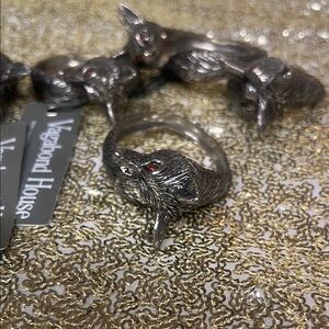 SUNDAY SPECIAL Vagabond House Silver Fox Napkin Rings with Red Accents SET OF 7